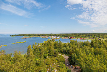 Näkymä Saltkaretin näkötornista Björkön saaressa.